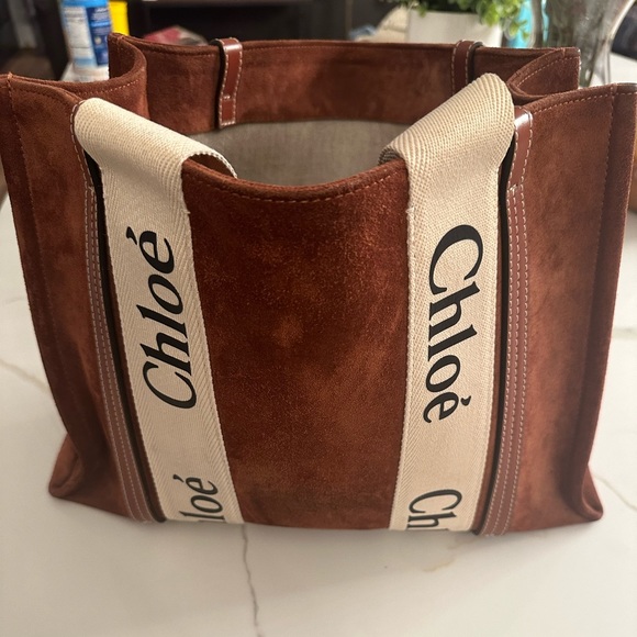 Chloe Suede “woody” tote bag…. Very stylish, soft suede. Some wear on handles. - Picture 3 of 11